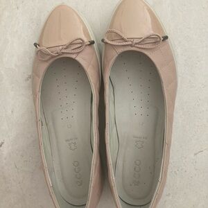 Ecco pink quilted leather slip on shoes